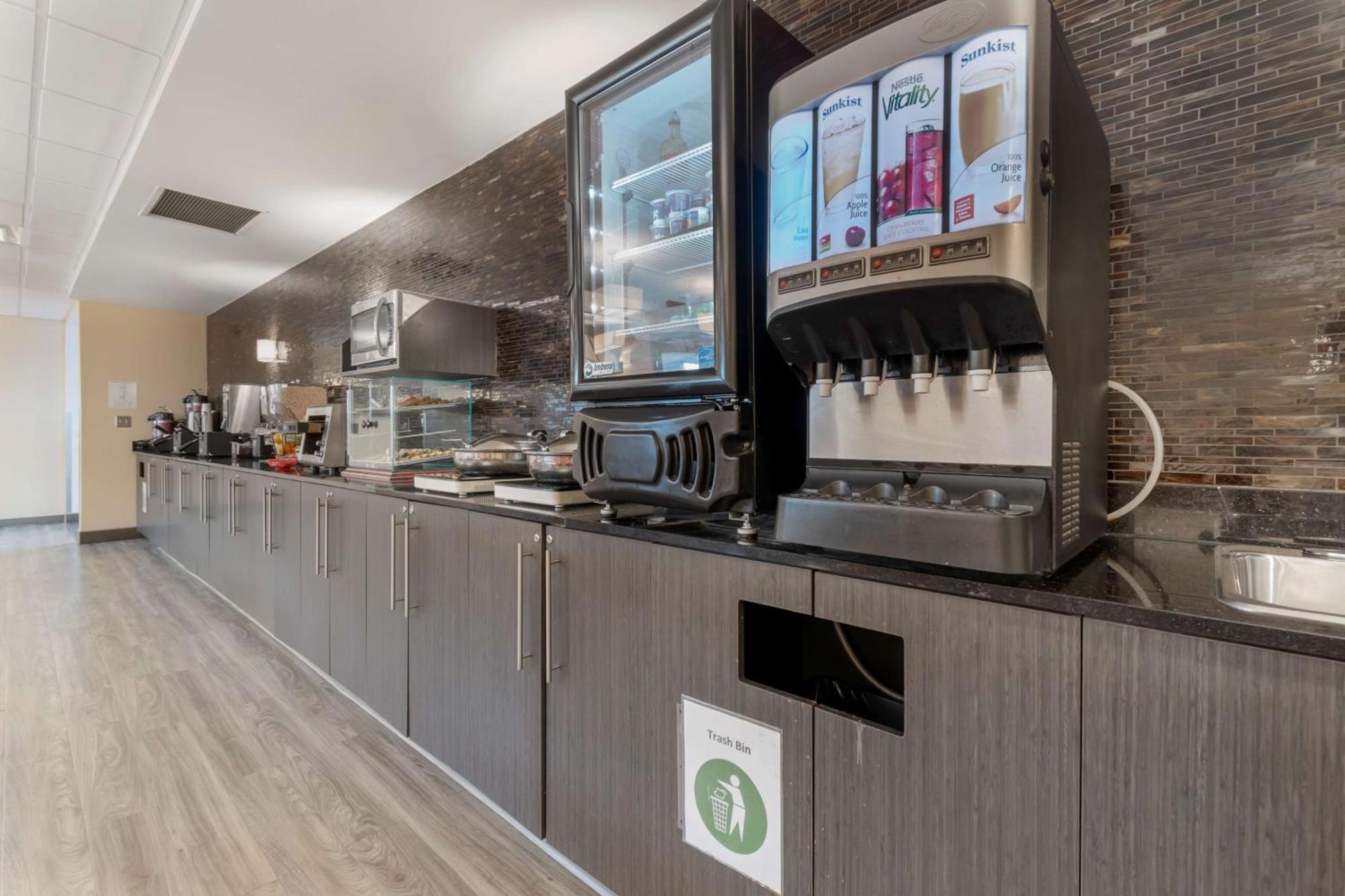 Best Western Plus Airport Inn & Suites Saskatoon Zewnętrze zdjęcie