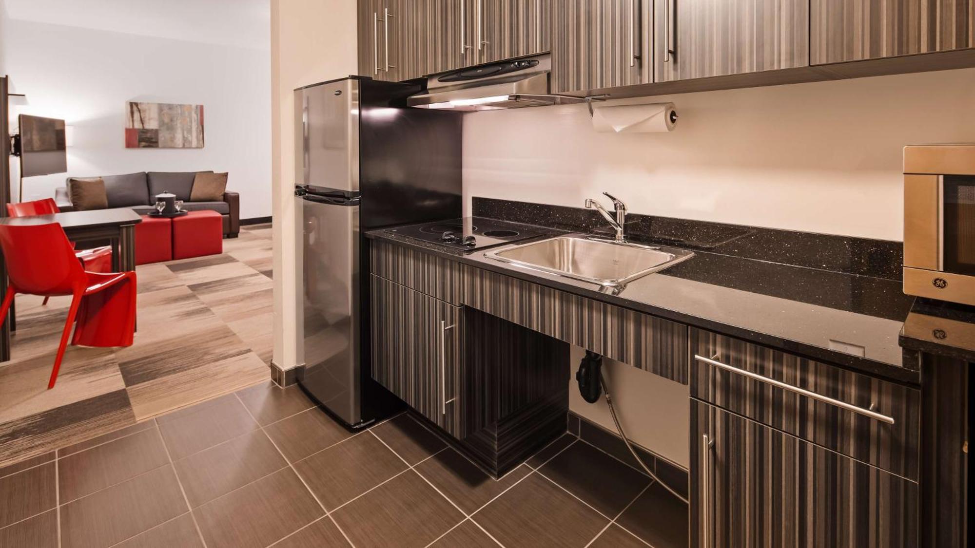 Best Western Plus Airport Inn & Suites Saskatoon Zewnętrze zdjęcie