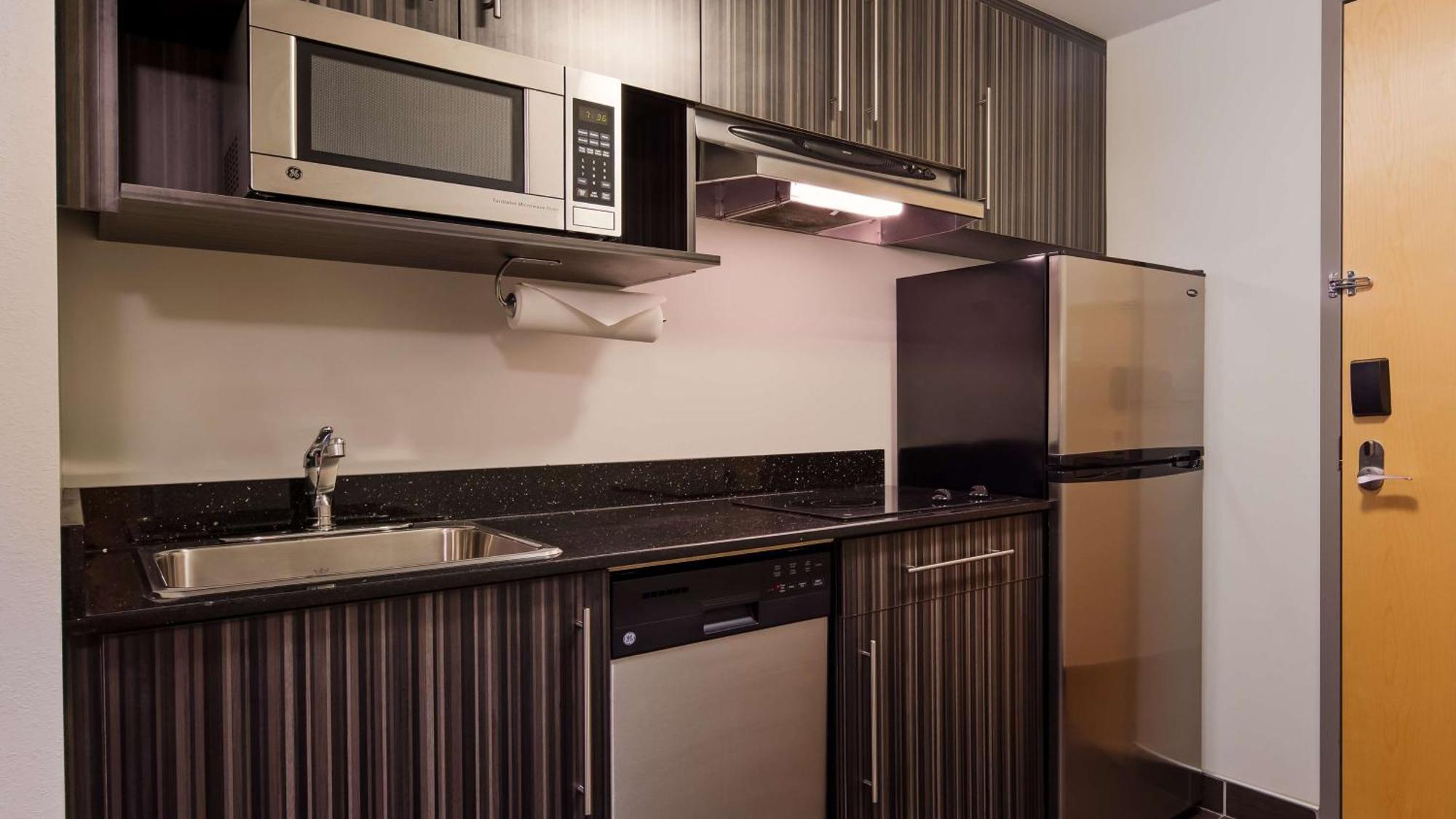 Best Western Plus Airport Inn & Suites Saskatoon Zewnętrze zdjęcie