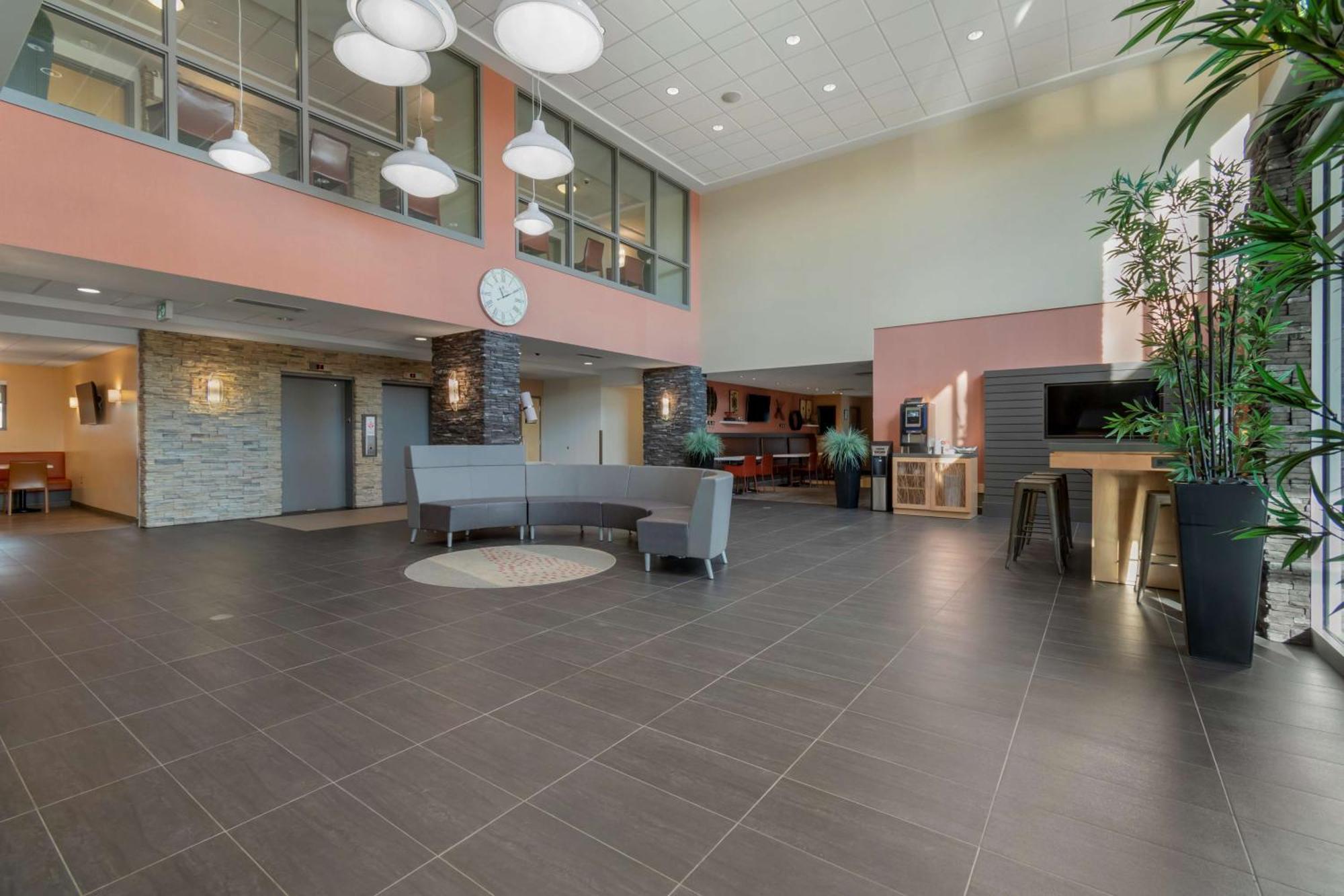 Best Western Plus Airport Inn & Suites Saskatoon Zewnętrze zdjęcie